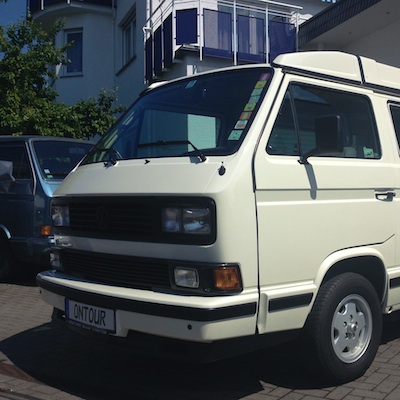 Der weiße VW T3 California